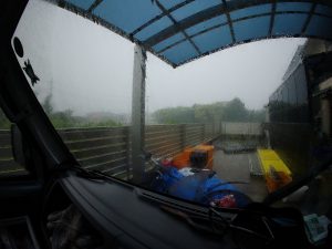 大雨　雷　250702